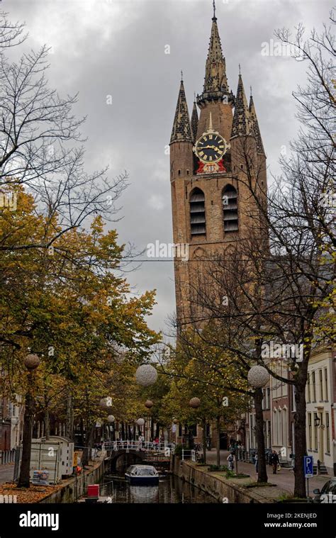 Delft, Netherlands. 30th Oct 2022. The Oude Kerk (Old Church) is a 13th ...