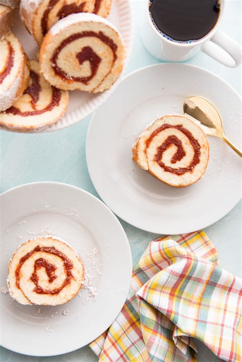 Brazo Gitano (Guava Jelly Roll Cake) Recipe