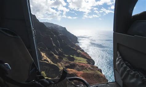 Na Pali Coast helicopter tour guide - Helo Days