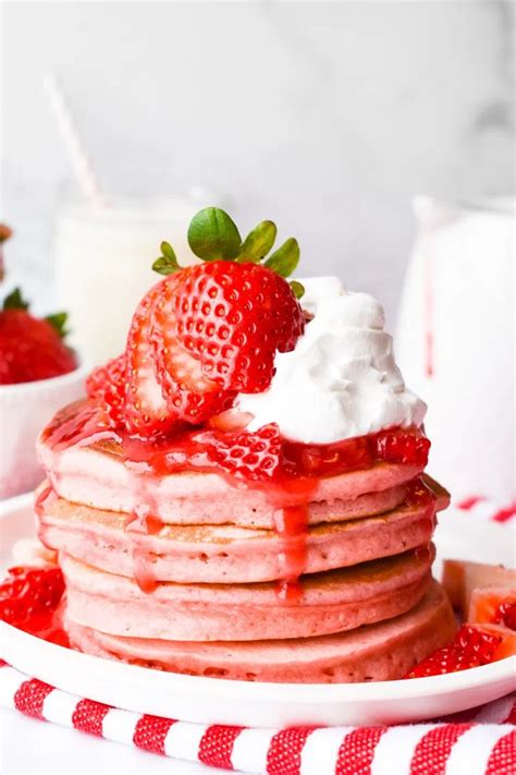 Strawberry Pancakes | Recipe | Strawberry pancakes, Yummy food dessert ...