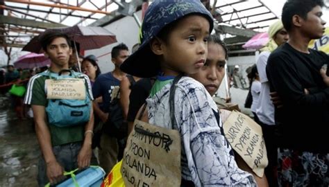 Families anxiously seek missing amid 'Yolanda' devastation | Inquirer News