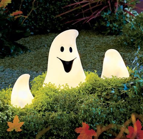 10 tips for Halloween lights outdoor buyers | Warisan Lighting