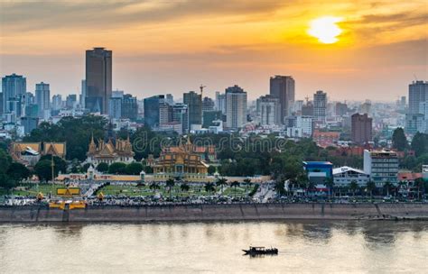 Phnom Penh River Cruise Boat Passing the Royal Palace,at Sunset ...