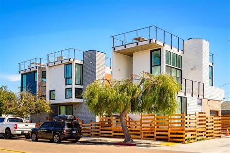 800 sq ft Prefab Modular Home in Ocean Beach, San Diego, California ...