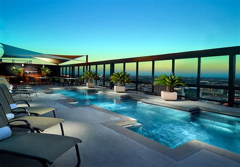 Top 10 Hotels with Rooftop Pools | Traffic Torch