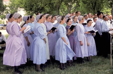 What Sets Mennonites Apart From Other Faiths? | Mennonite dress ...