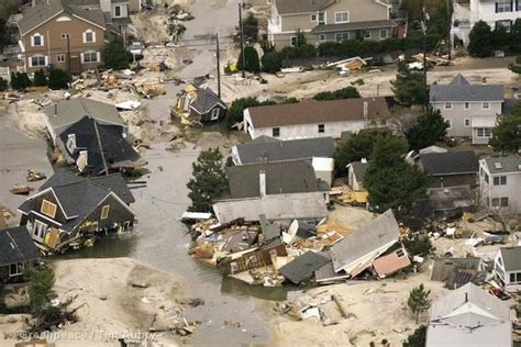 Greenpeace surveys Hurricane Sandy damage, provides power from solar truck