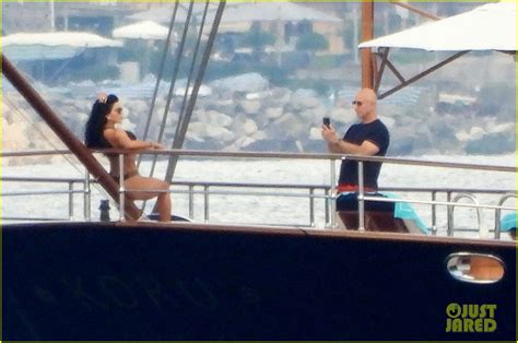 Photo: jeff bezos photographer for lauren sanchez on yacht 11 | Photo ...