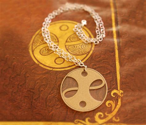 Fable Guild Seal Necklace | Etsy | Joyas, Tatuajes