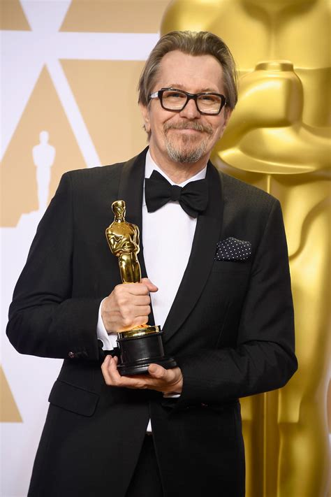 Watch Gary Oldman's Best Actor 2018 Oscar Speech - Oscars 2018 News ...