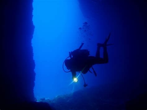 Cave diving | Naxos Diving Center