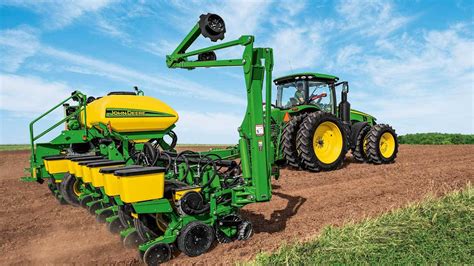 John Deere 1775NT 16Row30 | Hutson Inc