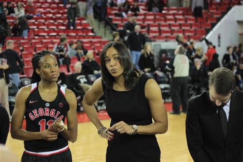 Female head women's basketball coaches in NCAA on the decline | Georgia ...