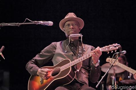 Keb Mo Performs at The Taft Theater ~ Concert Photos Magazine - Live ...