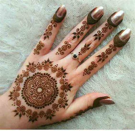 Simple-gol-tikka-mehndi-designs-8 – FashionEven