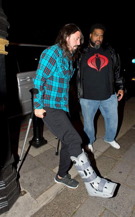 Read Dave Grohl's Letter to Fans After Leg Injuries Cancel Euro Tour ...