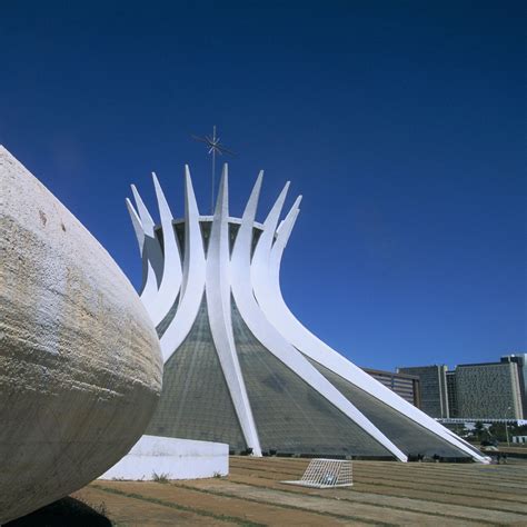 Cómo Oscar NIEMEYER cambió para siempre la ARQUITECTURA de BRASIL ...