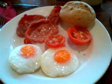 Cooked breakfast at Jurys Inn Edinburgh | My reivew of Jurys… | Flickr