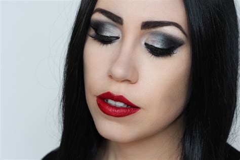 Makeup Monday: Morticia Addams Halloween Makeup - Living After Midnite