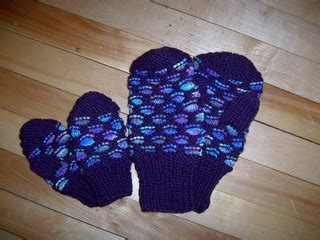 Ravelry: Newfoundland Mittens pattern by Gigi Hooper