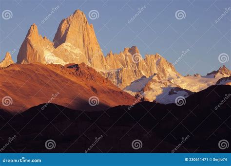 Fitz Roy Mountain at Sunrise Time. Los Glaciares National Park Stock ...