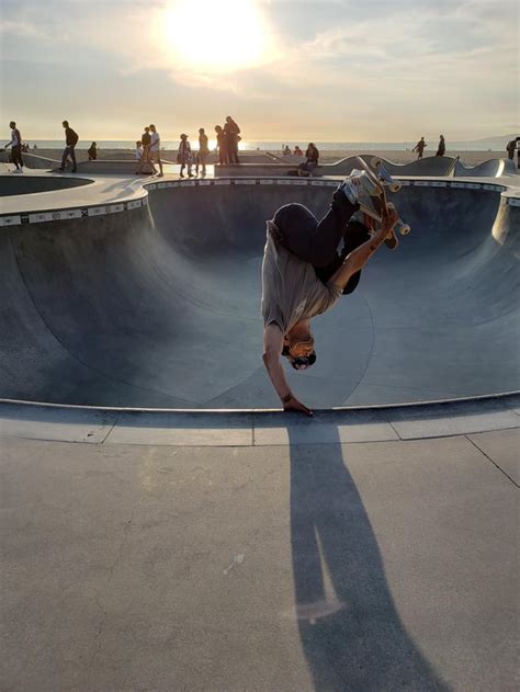 Photo I caught down at Venice Skate Park : r/skateboarding