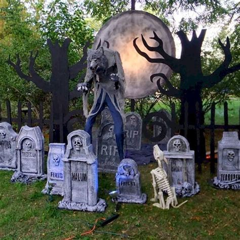 35 The Best Halloween Garden Decor Ideas - MAGZHOUSE