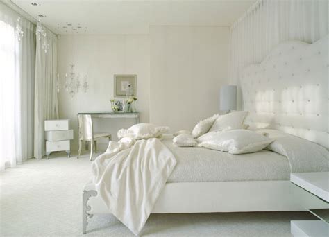 16 Delightful White Bedroom Designs That Abound Elegance