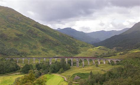 Glenfinnan Viaduct : r/TrainPorn