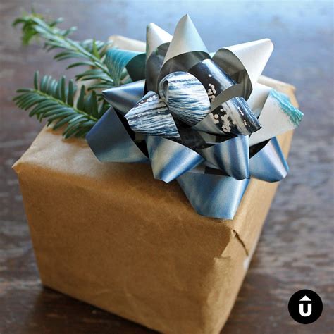 DIY Gift Bow | Upcycle That