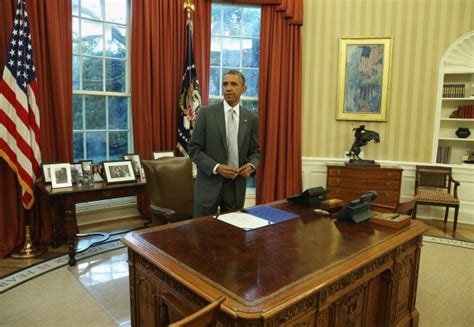 Trump or Obama: Who decorated the Oval Office better?