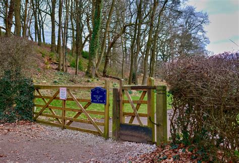 Gate to Hale Golf Course © Anthony O'Neil cc-by-sa/2.0 :: Geograph ...