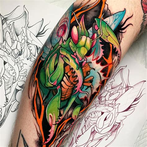 Share 75+ praying mantis tattoos - in.cdgdbentre