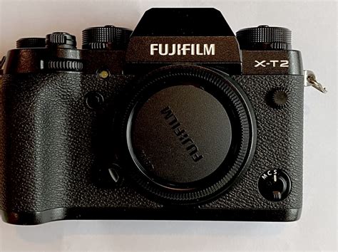 Sold: Fujifilm xt2 (Excellent condition), Fujifilm 18-55 mm (Mint) - FM ...