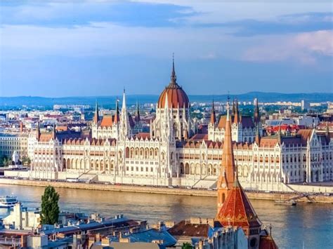 Best Time to Travel to Hungary - ARE Regions Europe - Travel Have More Fun