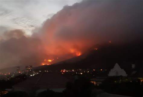 Cape Town weather threatens spread of 'vagrant fire' - Swisher Post