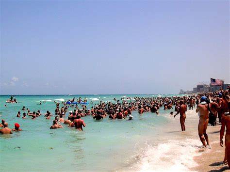 Fotos En Playas Nudistas De España