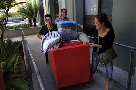 Thousands move in to UC Berkeley dorms