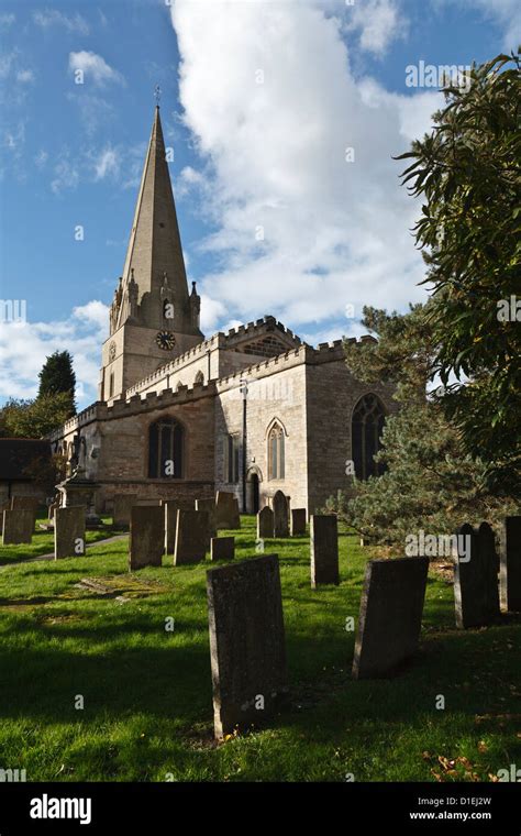 St marys church edwinstowe sherwood hi-res stock photography and images ...