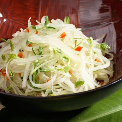 Green Papaya Salad Recipe - EatingWell