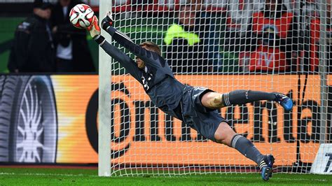 Manuel Neuer delivers for Bayern Munich versus Bayer Leverkusen in ...