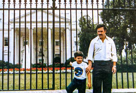 Pablo Escobar at the White House: The Story of This Photo - Malevus