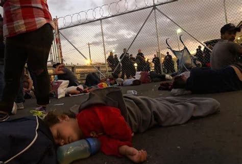 Migrants occupy U.S.-Mexico international border bridge - San Miguel Times