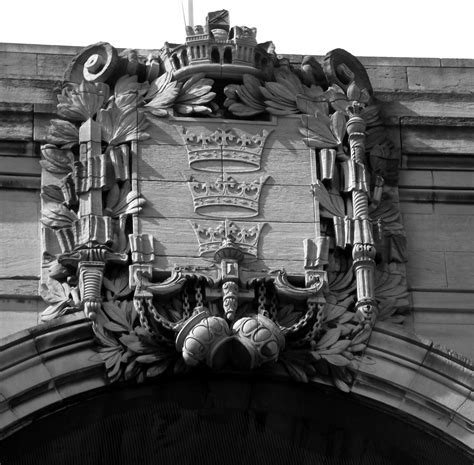 The Three Crowns: History of the city’s regal coat of arms — The Hull Story