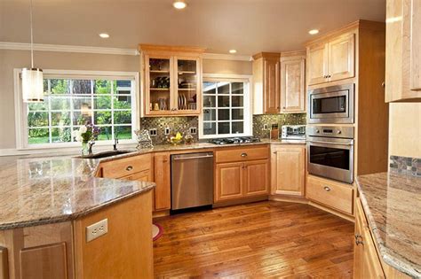 Kitchen Tile Backsplash Ideas With Honey Oak Cabinets | www.resnooze.com