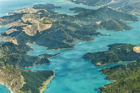 Neuseeland, Südinsel, Marlborough Sounds, Luftaufnahme der Fjorde bei ...