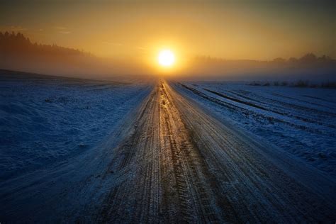 Wallpaper : road, winter, snow, sunset, horizon 2880x1920 - 4kWallpaper ...