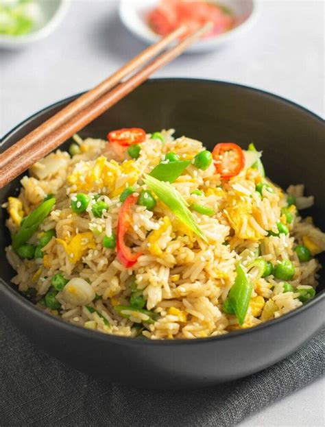 easy egg fried rice - Lost in Food