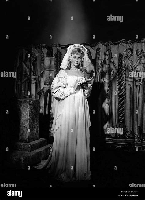 JEAN SIMMONS HAMLET (1948 Stock Photo - Alamy