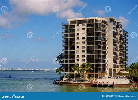 Photo of Venetian Isle Condominium Editorial Stock Image - Image of ...